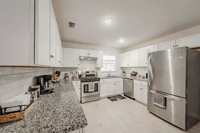 1306 E Lovers Lane, Arlington, TX 76010 - Photo 11