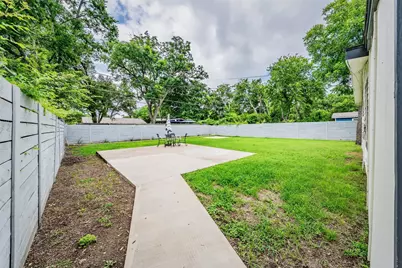 1306 E Lovers Lane, Arlington, TX 76010 - Photo 31
