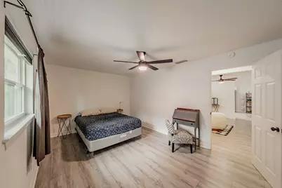 1306 E Lovers Lane, Arlington, TX 76010 - Photo 21