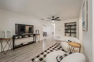 1306 E Lovers Ln, Arlington, TX 76010 - Photo 7