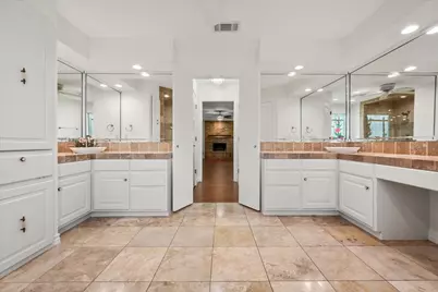 8111 Russell Curry Road, Arlington, TX 76001 - Photo 25