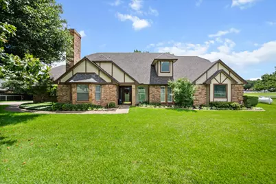 8111 Russell Curry Road, Arlington, TX 76001 - Photo 3