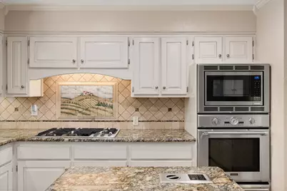 8111 Russell Curry Road, Arlington, TX 76001 - Photo 17