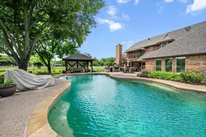 8111 Russell Curry Road, Arlington, TX 76001 - Photo 35