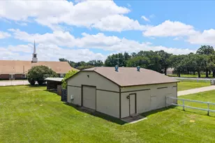 8111 Russell Curry Rd, Arlington, TX 76001 - Photo 35