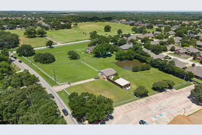 8111 Russell Curry Road, Arlington, TX 76001 - Photo 5