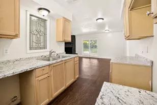 15131 Oakwood Ln, Balch Springs, TX 75180 - Photo 7