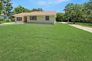 305 S Weatherford St, Chico, TX 76431 - Photo 25