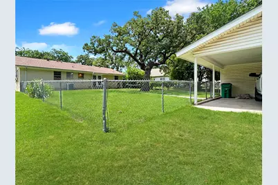 305 S Weatherford Street, Chico, TX 76431 - Photo 23