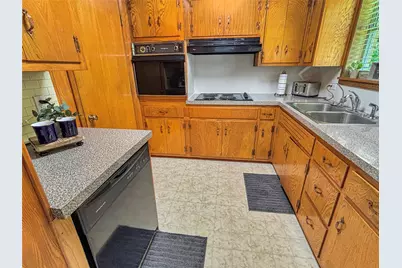 305 S Weatherford Street, Chico, TX 76431 - Photo 5