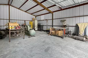 305 S Weatherford St, Chico, TX 76431 - Photo 19