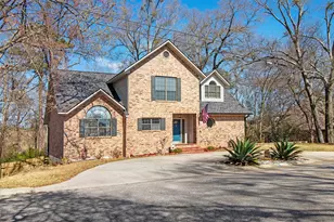 1109 Sherwood St, Gladewater, TX 75647 - Photo 3