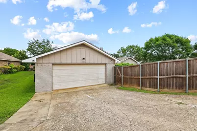 1925 Country Club Drive, Plano, TX 75074 - Photo 39