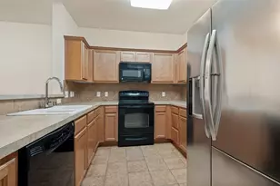 2207 Biscayne Park Ln, Grand Prairie, TX 75050 - Photo 9