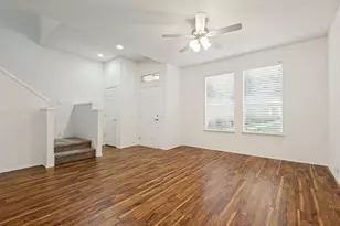 2207 Biscayne Park Ln, Grand Prairie, TX 75050 - Photo 3