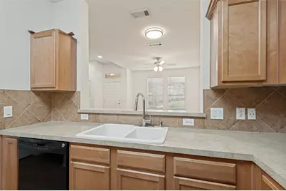 2207 Biscayne Park Lane, Grand Prairie, TX 75050 - Photo 11