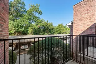 7510 Holly Hill Dr, Dallas, TX 75231 - Photo 27