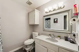 7510 Holly Hill Dr, Dallas, TX 75231 - Photo 21