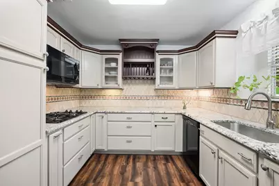 5615 Vinewood Drive, Garland, TX 75043 - Photo 11