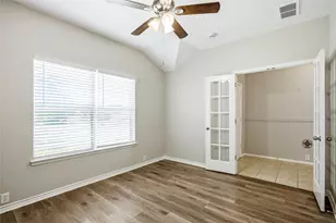 1401 Horseshoe Bend Ct, Fort Worth, TX 76131 - Photo 5