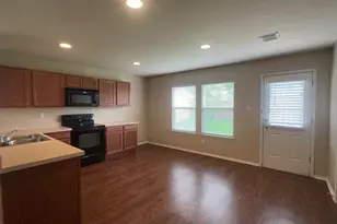 1340 Gayle St, Burleson, TX 76028 - Photo 3