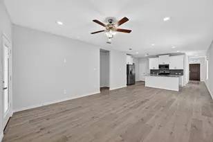 825 Apeldoorn Trl, Little Elm, TX 75068 - Photo 3