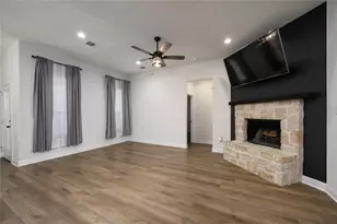 300 Bronco Dr, Pilot Point, TX 76258 - Photo 15