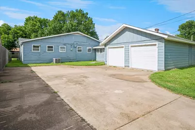 108 Reaves Lane, Hurst, TX 76053 - Photo 25