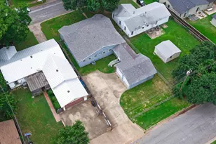 108 Reaves Ln, Hurst, TX 76053 - Photo 29