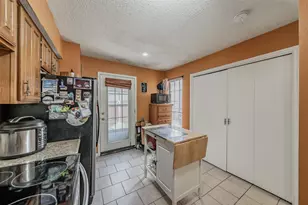 219 Shady Ln Dr, Fort Worth, TX 76112 - Photo 17