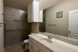5823 Sunny Meadow Ln, Grand Prairie, TX 75052 - Photo 17