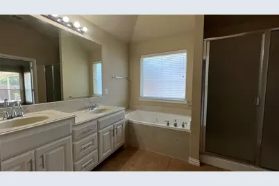 5823 Sunny Meadow Lane, Grand Prairie, TX 75052 - Photo 13