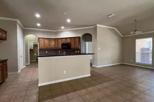 5823 Sunny Meadow Ln, Grand Prairie, TX 75052 - Photo 5
