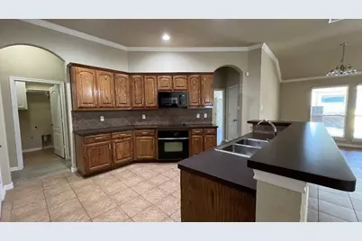 5823 Sunny Meadow Lane, Grand Prairie, TX 75052 - Photo 11