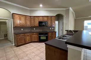 5823 Sunny Meadow Ln, Grand Prairie, TX 75052 - Photo 11