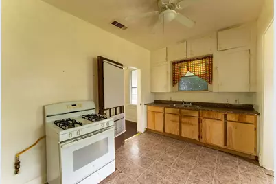 5808 Wellesley Avenue, Fort Worth, TX 76107 - Photo 11