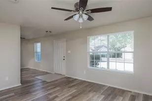 901 Elizabeth Dr, Lewisville, TX 75067 - Photo 7