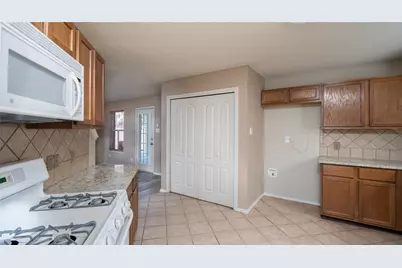 901 Elizabeth Drive, Lewisville, TX 75067 - Photo 15