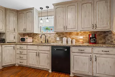 600 S Andrews Drive, Robinson, TX 76706 - Photo 13