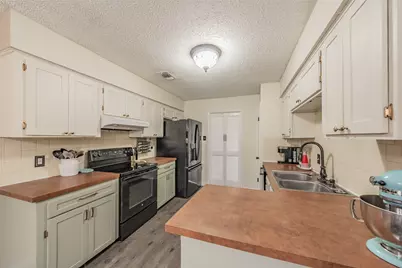 705 Salem Drive, Arlington, TX 76014 - Photo 9