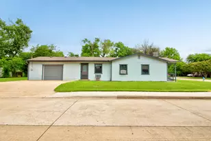 105 E Park St, Little Elm, TX 75068 - Photo 9