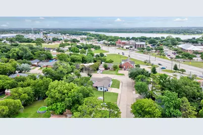 105 E Park Street, Little Elm, TX 75068 - Photo 5
