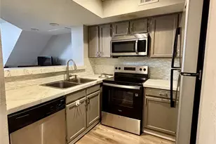 2301 Basil Dr, Arlington, TX 76006 - Photo 3