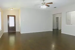 1648 Crown Point Dr, Little Elm, TX 75036 - Photo 5