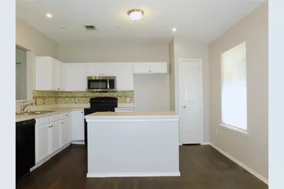 1648 Crown Point Drive, Little Elm, TX 75036 - Photo 9