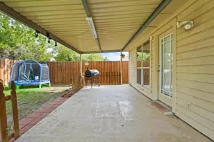 4702 Grovetree Ln, Garland, TX 75043 - Photo 11