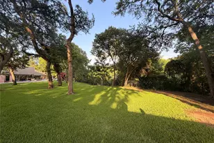1125 Shady River Ct S, Benbrook, TX 76126 - Photo 11