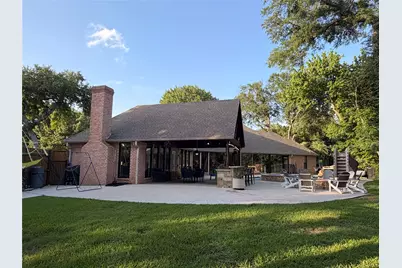1125 Shady River Court S, Benbrook, TX 76126 - Photo 5