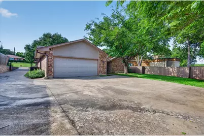 2400 Kings Country Drive, Irving, TX 75038 - Photo 39