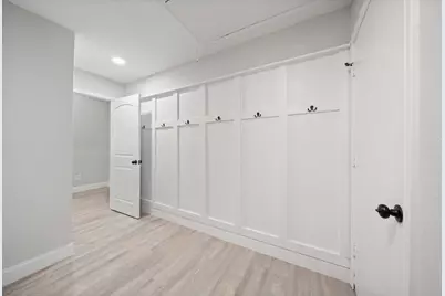 310 Valley Spring Drive, Arlington, TX 76018 - Photo 11